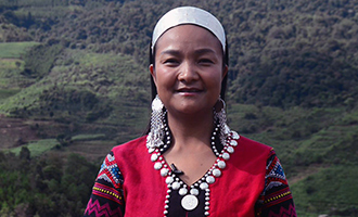 楊娜（佤族）村村寨寨唱新歌