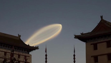长征六号改火箭划破长空 飞越千年古都西安