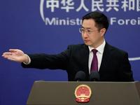 日方称中国科考船在钓鱼岛附近投放物体 我外交部回应
