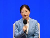 23年，她幫助一個又一個困難家庭蹚過難關